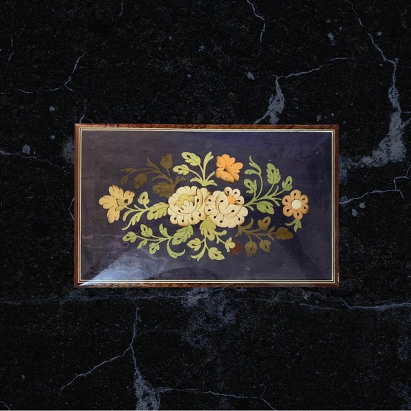 Beautiful Blue Danube Musical Jewelry Box - Picture 4 of 11